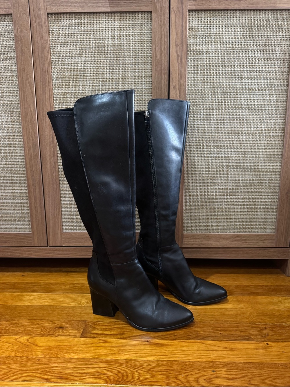 Marc Fisher Black Leather Classic Black Knee-High Fall Leather Boots Size 8.5